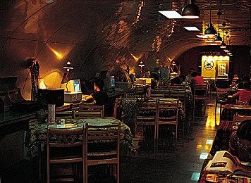 开服即登畅销榜TOP3，这款SLG周年庆豪掷亿元炸出“万团大战”